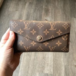 Monogram wallet with pink inside